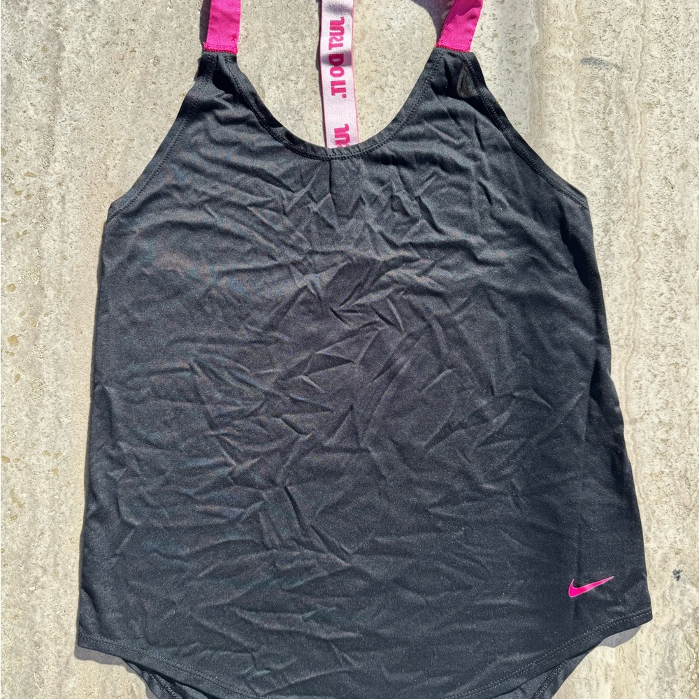 Nike Women's Black Tank Top with Pink Accents🩷